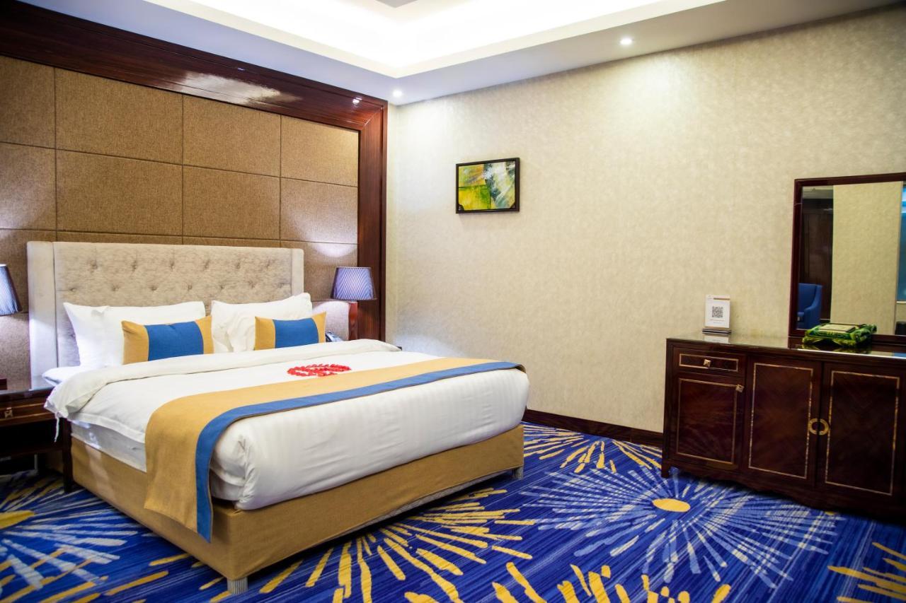 فندق هوليداي الخليج الرياض - Holiday Al Khaleej Hotel Zewnętrze zdjęcie